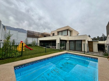Casa en venta en Condominio la reserva, proyecto el frambuesal, peñalolén, Peñalolén - 4 dormitorios, 3 baños