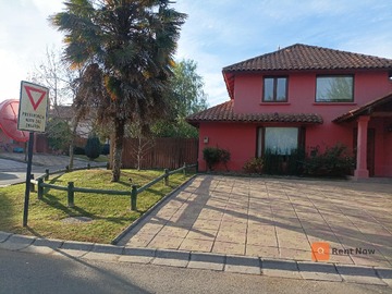Casa en arriendo mensual en Ignacio carrera Pinto 11200, Colina - 5 dormitorios, 4 baños
