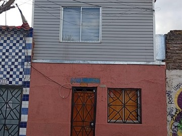 Casa en venta en Sergio Valdovinos, Quinta Normal - 8 dormitorios, 4 baños