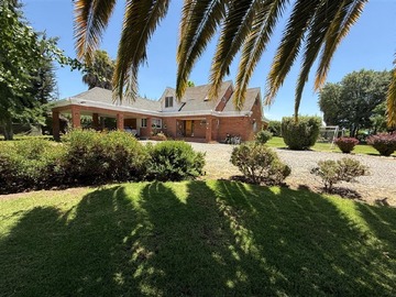 Arriendo Mensual / Casa / Colina
