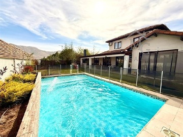 Casa en venta en Jose rabat, Colina - 4 dormitorios, 3 baños