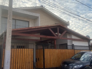 Casa en venta en Cabo de Hoom, Maipú - 4 dormitorios, 3 baños