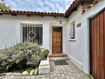 Casa en venta en Pascual Baburizza, Ñuñoa - 5 dormitorios, 4 baños