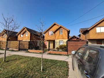 Casa en venta en Las industrias norte, Melipilla - 4 dormitorios, 3 baños