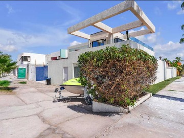 Casa en venta en Casa Amplia 450m2 La Portada (139093), Iquique - 6 dormitorios, 5 baños