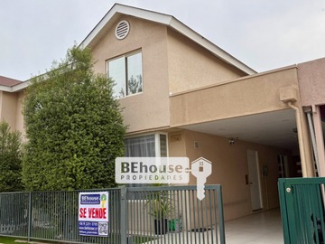 Casa en venta en Av. La montaña Sur 4149, Lampa - 3 dormitorios, 3 baños