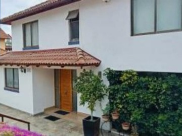 Casa en venta en Lomas de lo aguirre, Pudahuel - 5 dormitorios, 3 baños