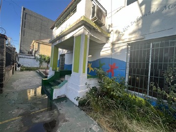 Casa en arriendo mensual en carmen covarrubias y av irrarazaval, Ñuñoa - 5 dormitorios, 4 baños