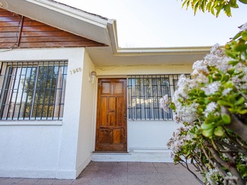 Casa en venta en Casa esquina con josé ortega y gasset, La Reina - 4 dormitorios, 2 baños