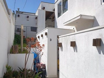 Casa en venta en Reñaca, Viña del Mar - 2 dormitorios, 8 baños