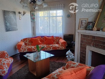 Casa en venta en Samuel Valencia con calle mena, Quilpué - 3 dormitorios, 1 baño