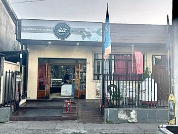 Casa en venta en Propiedad comercial en penco a pazos de la plaza, Penco