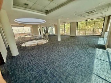Local Comercial en venta en Local en 1000 m2 terr, 25 estacionamientos (84866), Viña del Mar
