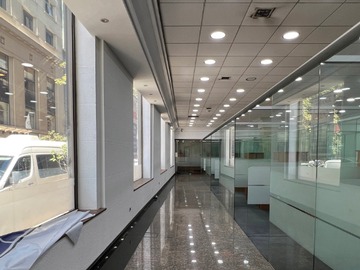 Local Comercial en arriendo mensual en Teatinos con Agustinas, Santiago - 10 baños