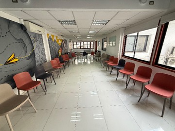 Local Comercial en arriendo mensual en Edif.3pisos /Centro médico/Educación/Eventos (169547), Santiago - 10 baños
