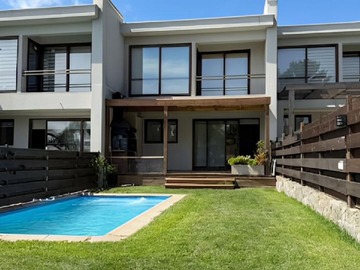 Casa en venta en Los Eucaliptus 17, Tomé - 3 dormitorios, 3 baños