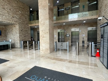 Oficina en arriendo mensual en Alonso de Córdova 5700, Las Condes - 1 baño