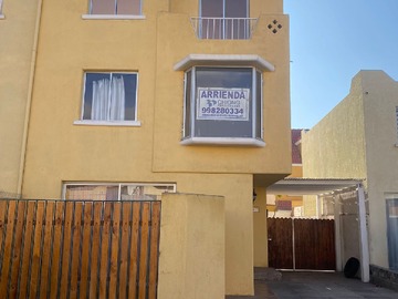 Casa en arriendo mensual en Once Norte 28, Antofagasta - 5 dormitorios, 3 baños