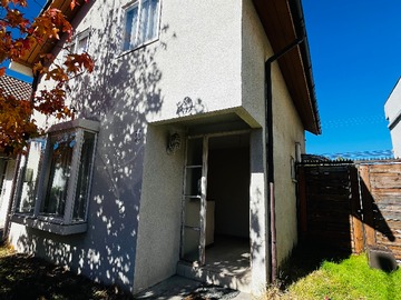 Casa en venta en Avenida Lircay 1580, Talca - 4 dormitorios, 2 baños
