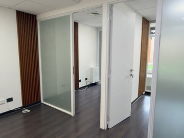 Oficina en arriendo mensual en Av las condes 10415, Las Condes - 2 dormitorios, 1 baño