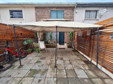 Casa en venta en Venta casa terreno 99mt2, 3d 1b patio (70899), Independencia - 3 dormitorios, 1 baño
