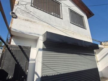 Casa en venta en Metro Plaza Maipu, Maipú - 8 dormitorios, 3 baños