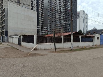 Casa en arriendo mensual en Victoria, Estación Central - 3 dormitorios, 2 baños