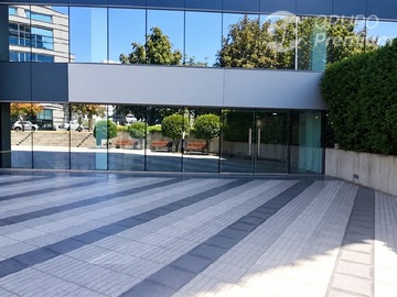 Local Comercial en arriendo mensual en Local Comercial en Arriendo en a 2 Cuadras de la Clinica Alemana - 2 baños