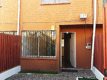 Casa en venta en Blanco Encalada, Quilpué - 2 dormitorios, 1 baño