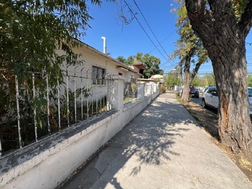 Casa en venta en Pucara / general gorostiaga, Ñuñoa - 5 dormitorios, 4 baños