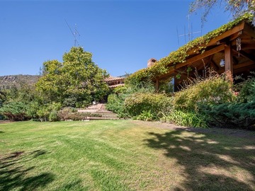 Casa en venta en Jardín La Dehesa sector José Alcalde Délano y Santa Blanca, Lo Barnechea - 5 dormitorios, 5 baños
