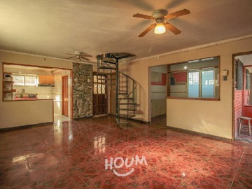 Casa en venta en Arturo Prat, La Cisterna - 5 dormitorios, 2 baños