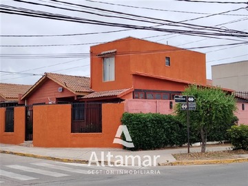 Casa en venta en Victor Taborga con Magallanes, Coquimbo - 4 dormitorios, 3 baños