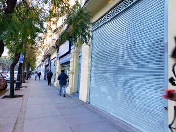 Local Comercial en arriendo mensual en Av. Brasil con Alameda, Santiago - 2 baños