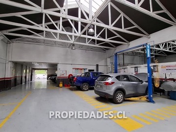 Local Comercial en venta en Estación de Metro Parque O´Higgins / Av. Viel, Santiago - 4 baños