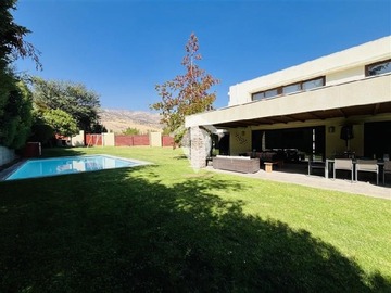 Casa en arriendo mensual en Colegio San Anselmo, Colina - 5 dormitorios, 5 baños