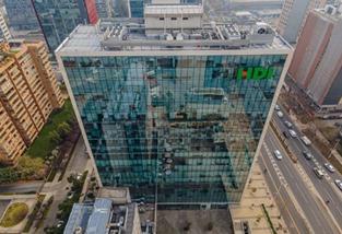 Oficina en arriendo mensual en Edificio Plaza Manquehue, Las Condes - 14 dormitorios, 7 baños