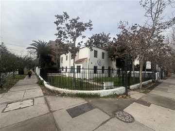 Oficina en arriendo mensual en Plaza la Alcaldesa, Providencia - 14 dormitorios, 4 baños