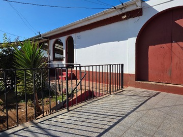 Casa en arriendo mensual en Casa en Arriendo, 3 Dormitorios, 1 Baño y Estacionamiento - 3 dormitorios, 1 baño