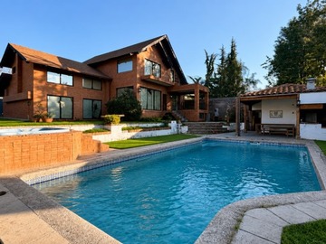 Casa en venta en Valle apacible, Lo Barnechea - 5 dormitorios, 5 baños