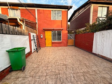 Casa en arriendo mensual en Casa 2 Pisos, Puente Alto - 2 dormitorios, 1 baño