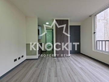 Oficina en arriendo mensual en Martinez de Rozas 2938, Santiago - 1 baño