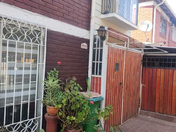 Casa en venta en De Las Cumbres (73726), Puente Alto - 4 dormitorios, 2 baños