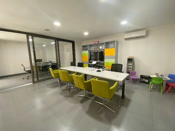 Local Comercial en venta en En Talca - 2 baños