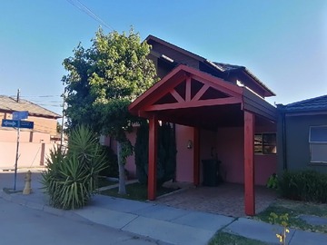 Casa en arriendo mensual en Angelino Gebauer 1588, Chillán - 4 dormitorios, 3 baños