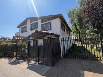 Casa en venta en Villa las llaverias , pasaje rubens, Puente Alto - 4 dormitorios, 3 baños