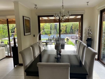 Venta / Casa / Colina