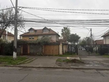 Casa en venta en Amplia Casa en Barrio Tranquilo 4D 3B 1E (178661), Peñalolén - 4 dormitorios, 3 baños