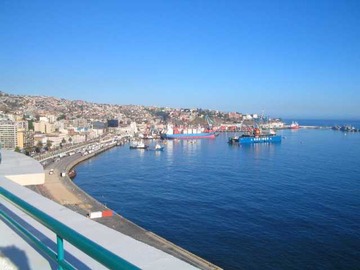 Oficina en arriendo mensual en Oficina con gran vista al mar pisos 21 y 22 (174079), Valparaíso - 1 dormitorio, 6 baños