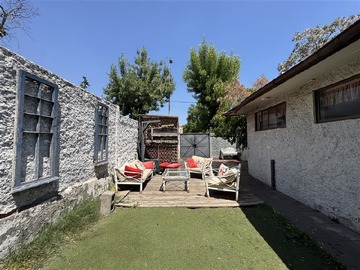Casa en venta en Casa ideal para remodelar | Las Condes., Las Condes - 3 dormitorios, 2 baños